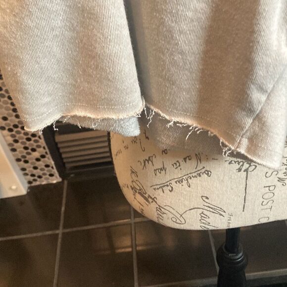 Disney Dose of Disney grey distressed hem shorts with pockets, size XL, guc - Picture 4 of 10